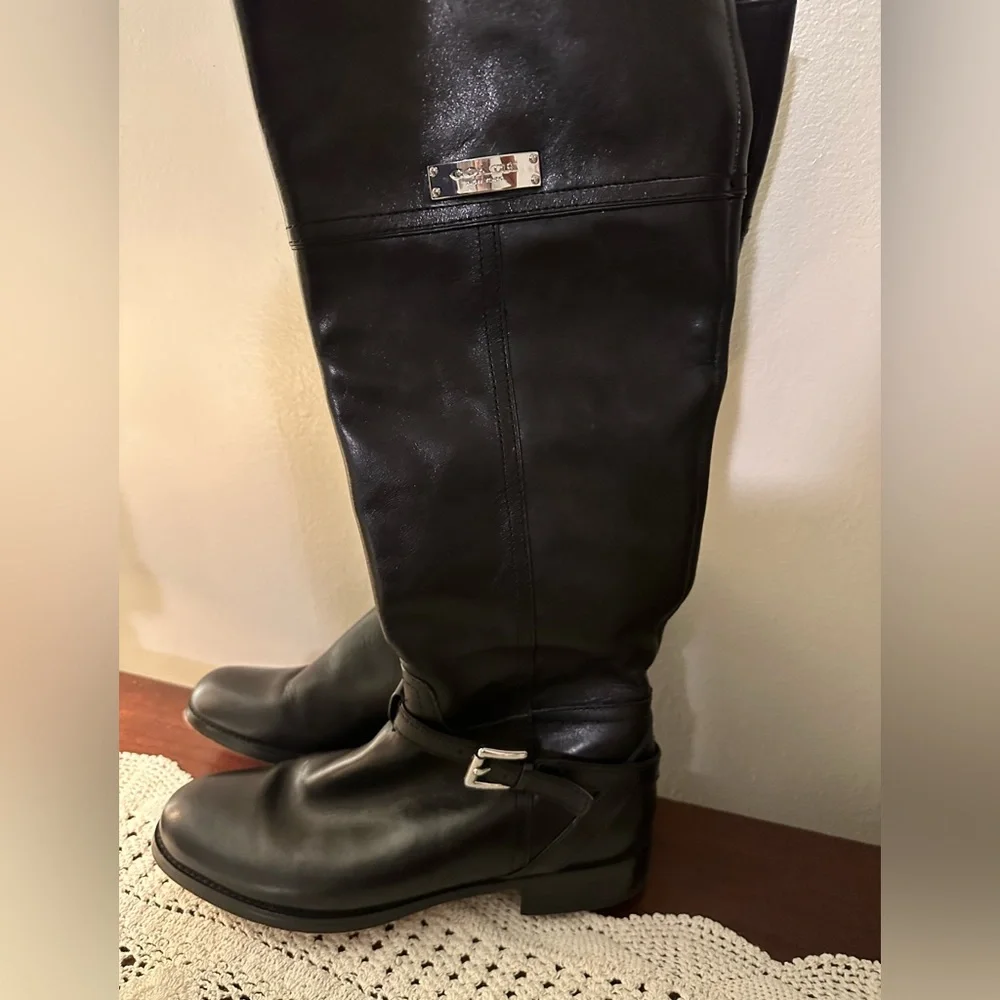 Mid-calf / knee high black Coach boots - Picture 4 of 7